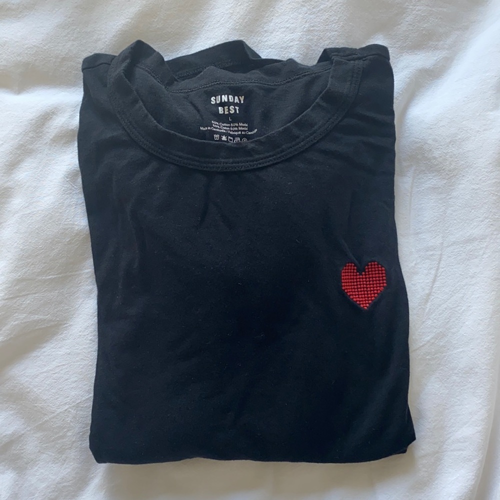 Aritzia Sunday Best Black Short Sleeve Tee with Red Heart